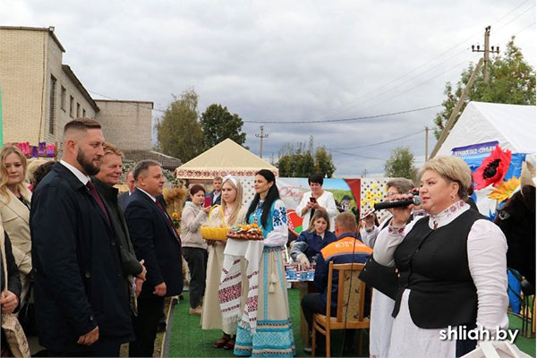 Падворкі сельгасарганізацый сталі цэнтрам прыцягнення на «Дажынках» Падворкі сельгасарганізацый сталі цэнтрам прыцягнення на «Дажынках»